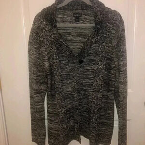 Erika women’s sweater/black &gray sz lg